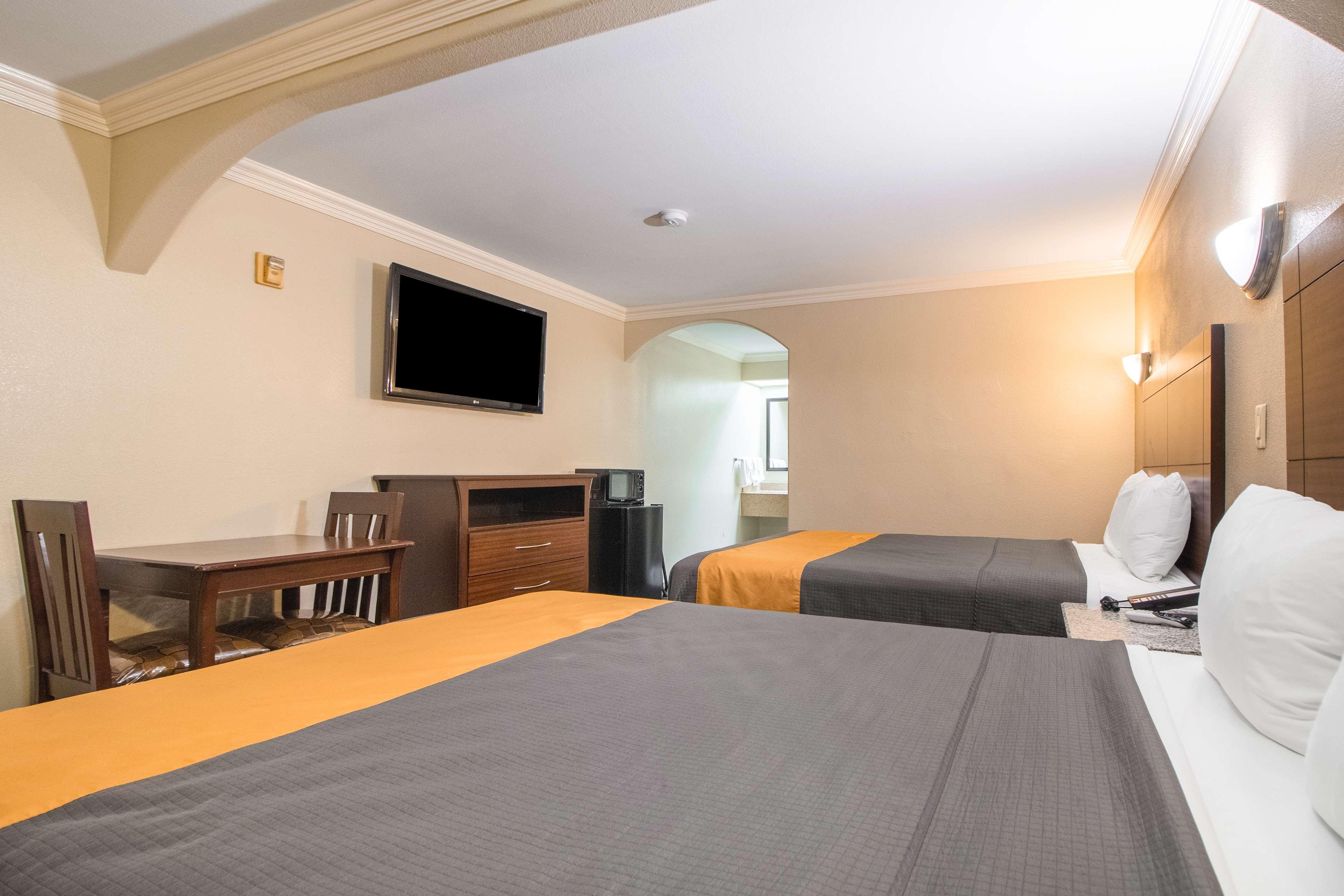 Hotel Dan Inn Uberaba & Convencoes By Nacional Inn Exterior photo