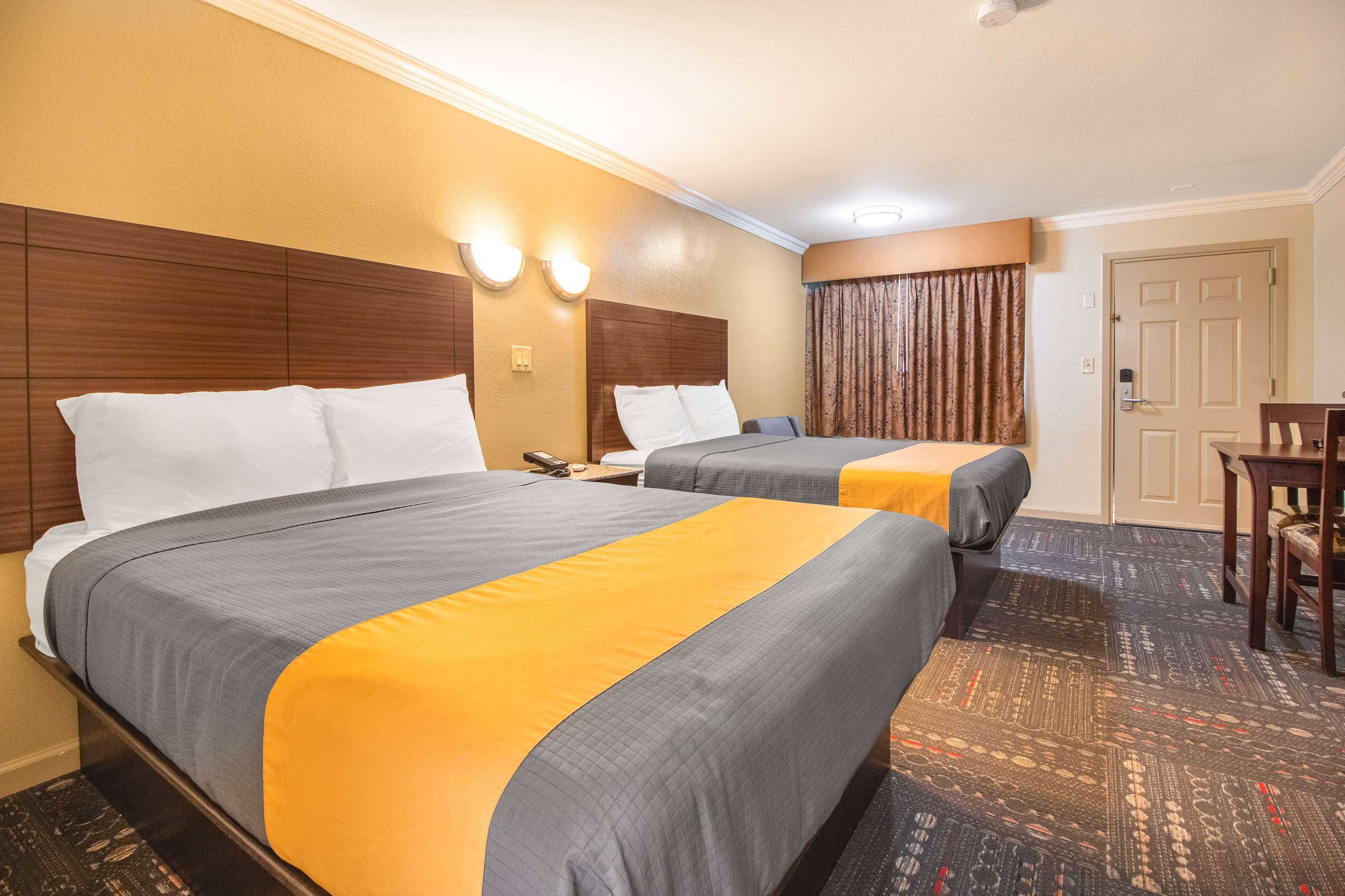 Hotel Dan Inn Uberaba & Convencoes By Nacional Inn Exterior photo
