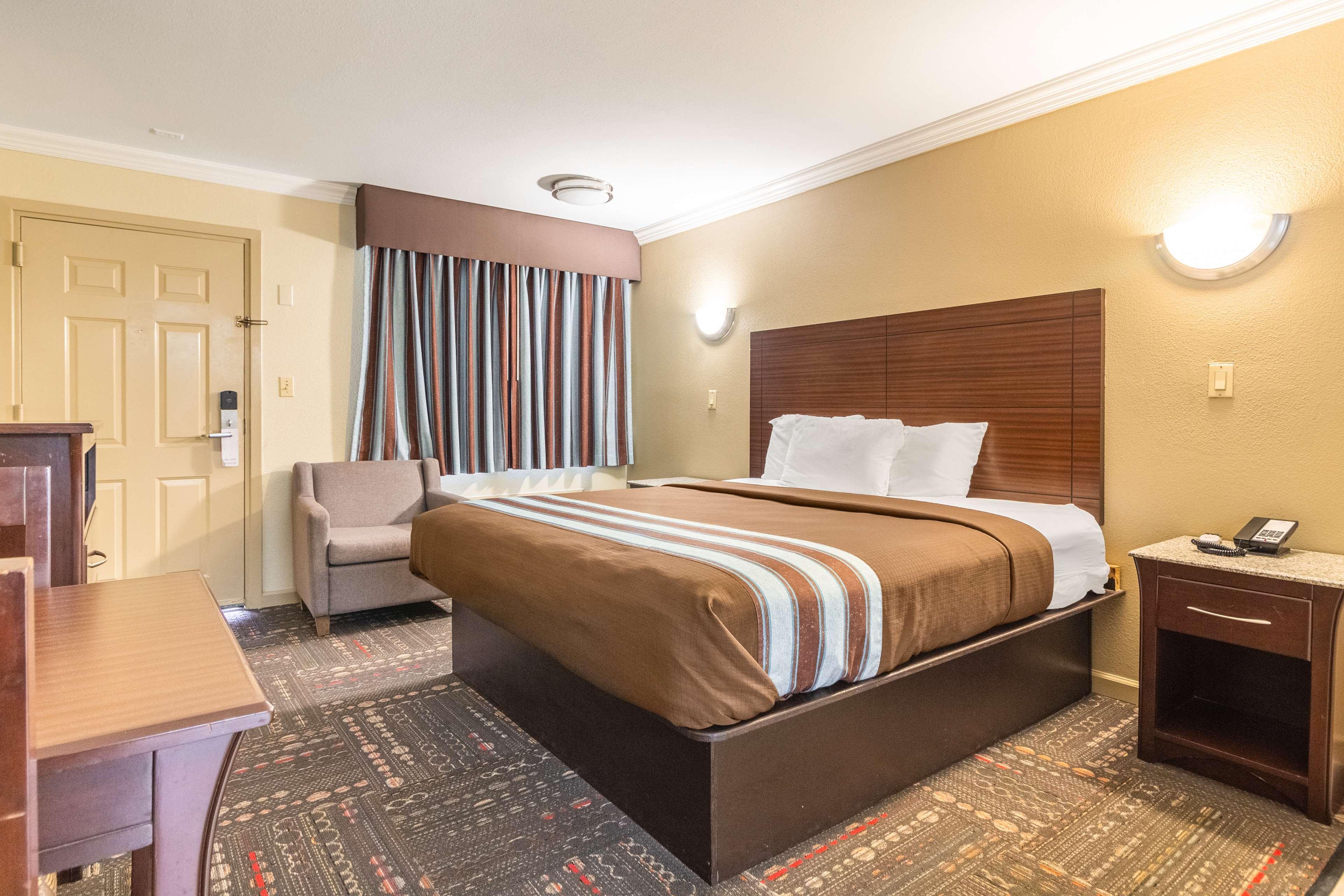 Hotel Dan Inn Uberaba & Convencoes By Nacional Inn Exterior photo
