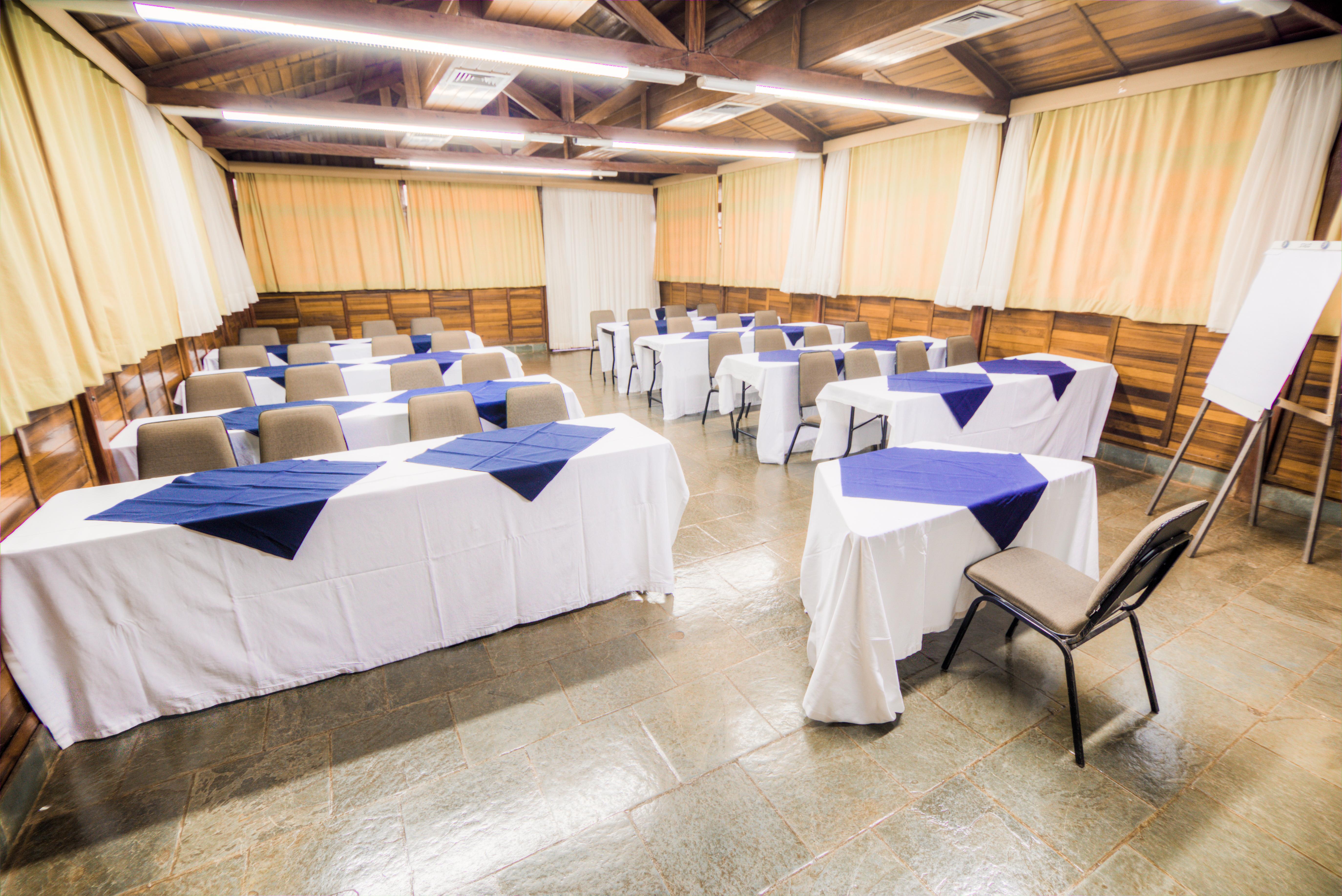 Hotel Dan Inn Uberaba & Convencoes By Nacional Inn Exterior photo